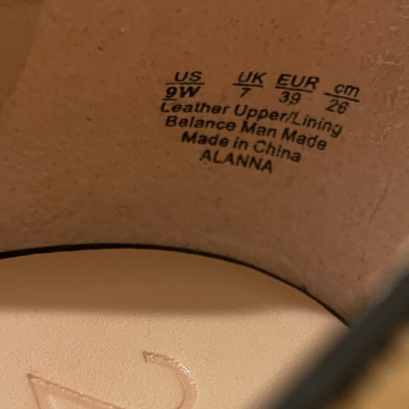 Gently Worn Naturalizer 27 Edit Tiger Heels Sz. 9W - Picture 3 of 6